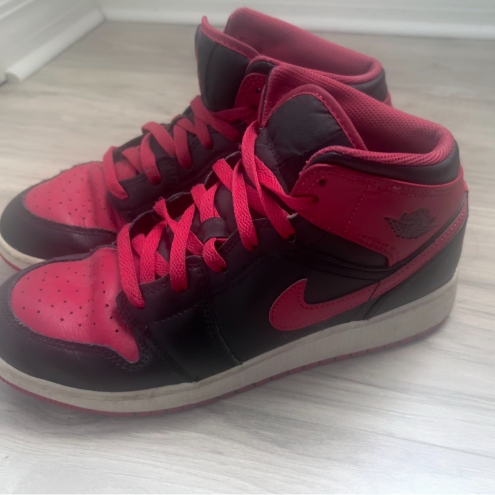 Air Jordan 1s Mid